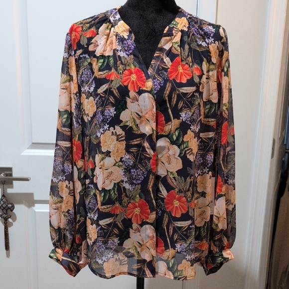 Chico's Tops - NWT Chicos Trapunto Floral Blouse